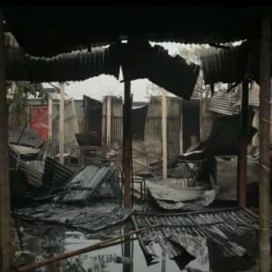 নীলা মার্কেটে আগুন, পুড়ে ছাই ৫ দোকান